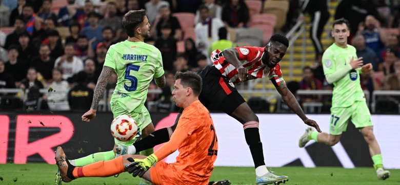 Szczęsny czyste konto zachował dzięki VAR. Lewandowski znów zaliczył koszmarne pudło