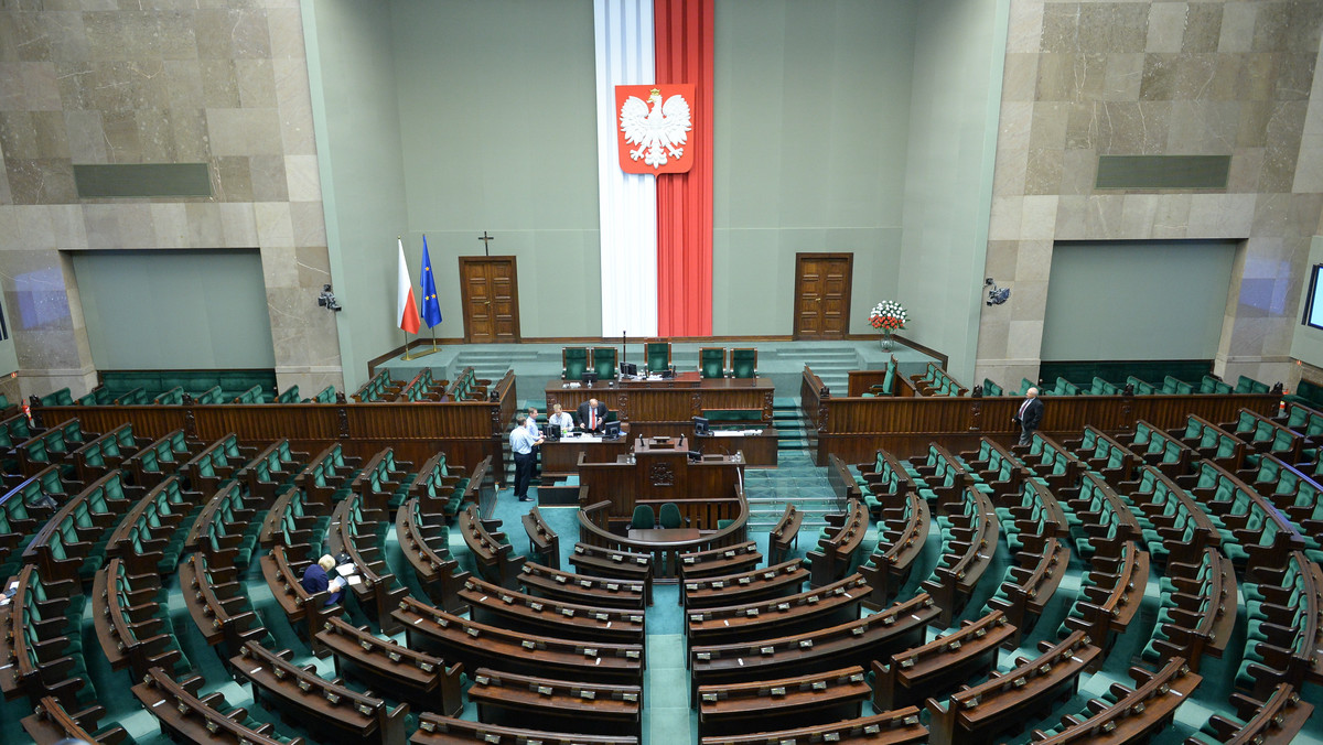 Sejm odrzucił senackie poprawki do Prawa o zgromadzeniach. Nowa ustawa ma wykonać wyrok Trybunału Konstytucyjnego z września 2014 r. i szczegółowo uregulować zasady organizowania marszów, pikiet i demonstracji. Ustawa trafi teraz do podpisu prezydenta.