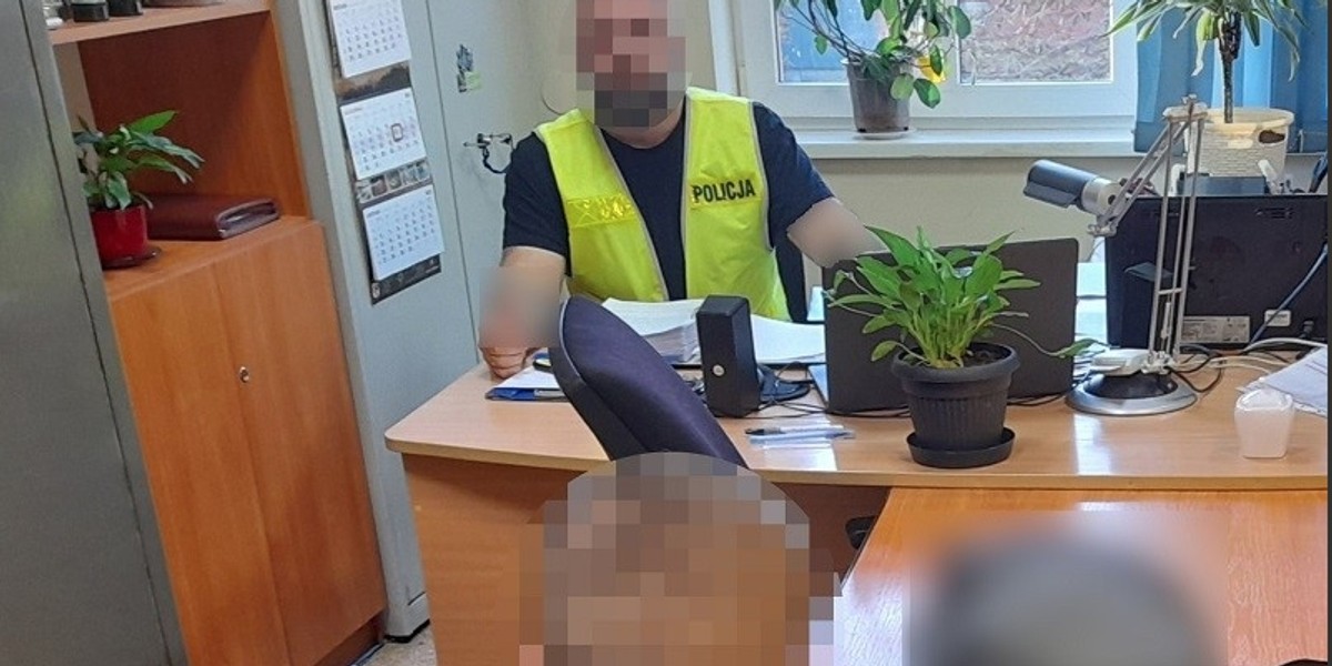 Policjanci zatrzymali zboczonego 14-latka. Teraz sprawdzają, ile skrzywdził kobiet. 