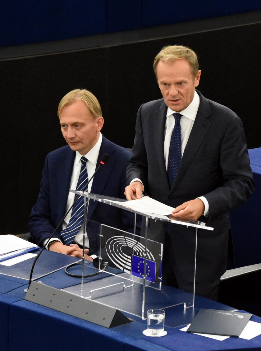 Donald Tusk krytykuje negocjacje polskiej delegacji w Brukseli