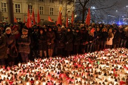 Gdańszczanie w żałobie po śmierci Pawła Adamowicza