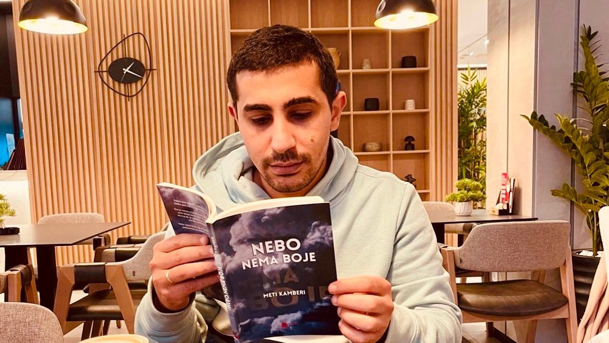 Meti Kamberi, novi roman "Nebo nema boje"