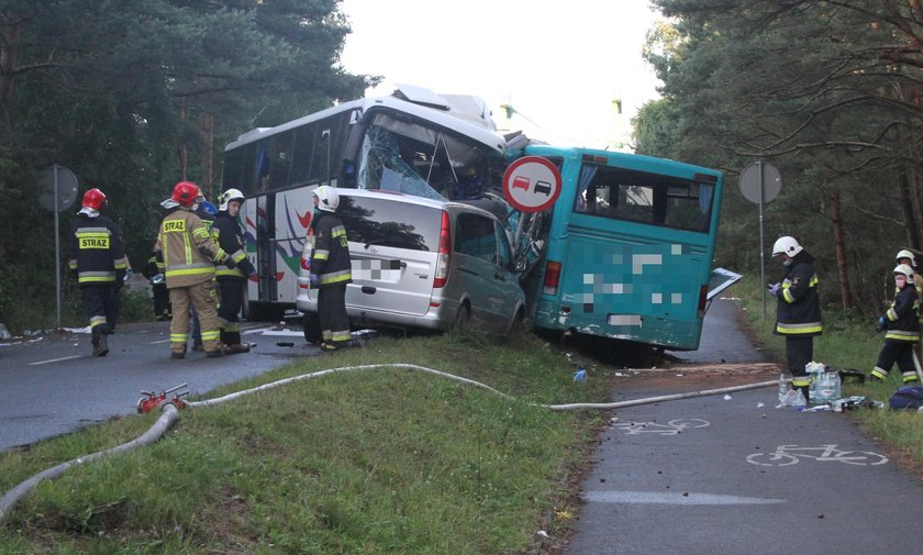 Zderzenie dwóch autobusów i busa