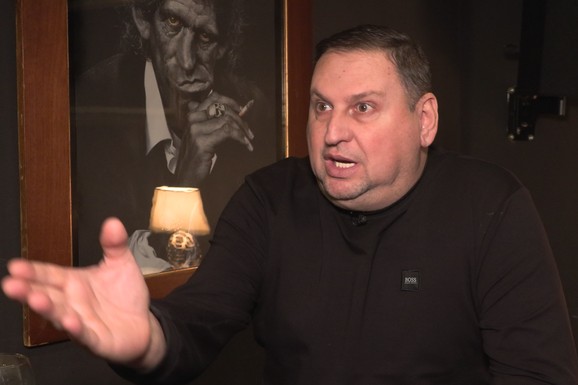 "ISKOMPLEKSIRANA BABA, MESTO JOJ JE U TOPONICI!" Taki grmi zbog Stanije: Otkrio istinu o bivšim momcima i Maji