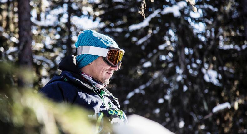 winter skiing snow alone