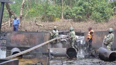 Troops destroy 38 refineries, apprehend 29 oil thieves in 2 weeks. [guardian]