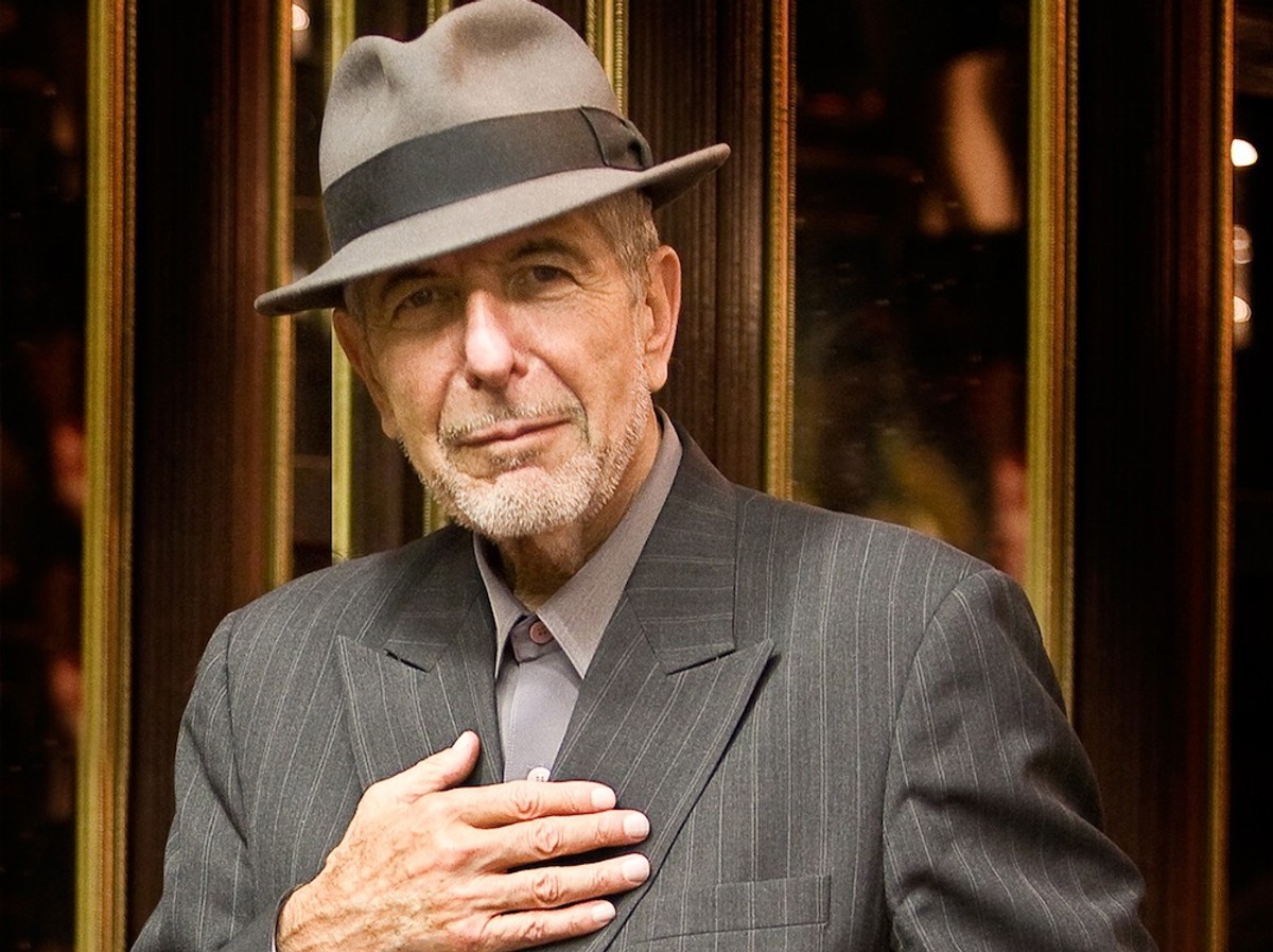 Leonard Cohen wkroczył w ciemność – nowe nagranie słynnego barda