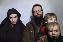 Joshua Boyle i jego żona Amerykana Caitlan Coleman, para porwana Afganistan