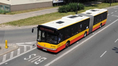 16-latek wypił butelkę wódki i zasnął w autobusie. Matka odmówiła pomocy