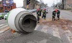 Wielka gruszka z betonem spadła z ciężarówki!