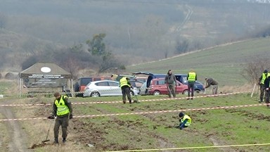 Polscy wojskowi tropią ślady brytyjskiego bombowca sprzed 80 lat. "Utożsamiamy się z ludźmi, którzy wtedy zginęli"