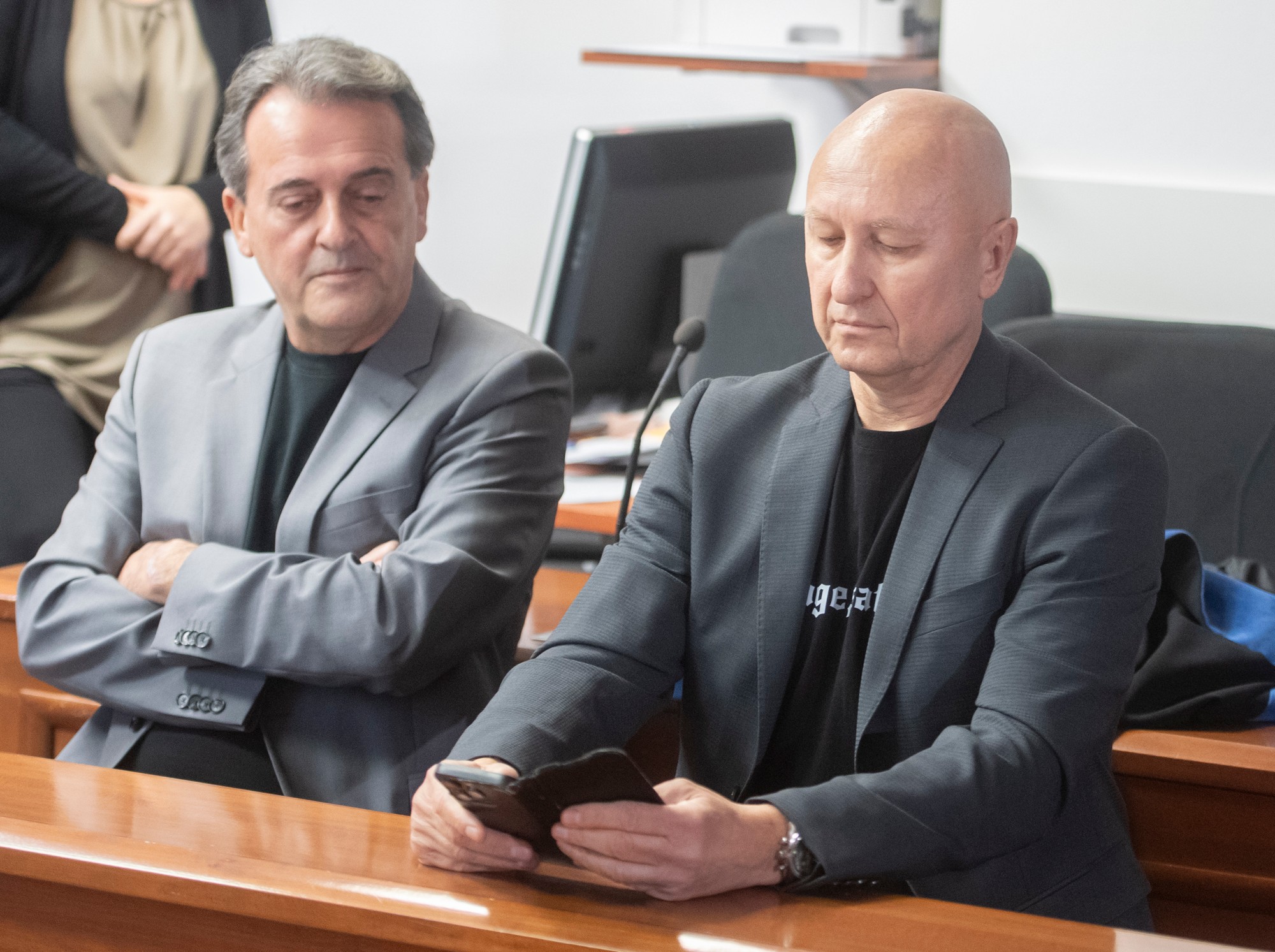 Obžalovaní Zoroslav Kollár a vľavo Richard Molnár. 