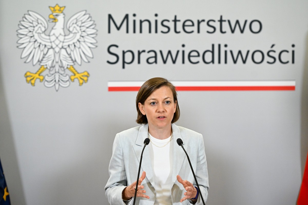 Wiceminister sprawiedliwości Zuzanna Rudzińska-Bluszcz na konferencji prasowej w Ministerstwie Sprawiedliwości w Warszawie, temat: Zmiany w funkcjonowaniu Funduszu Sprawiedliwości
