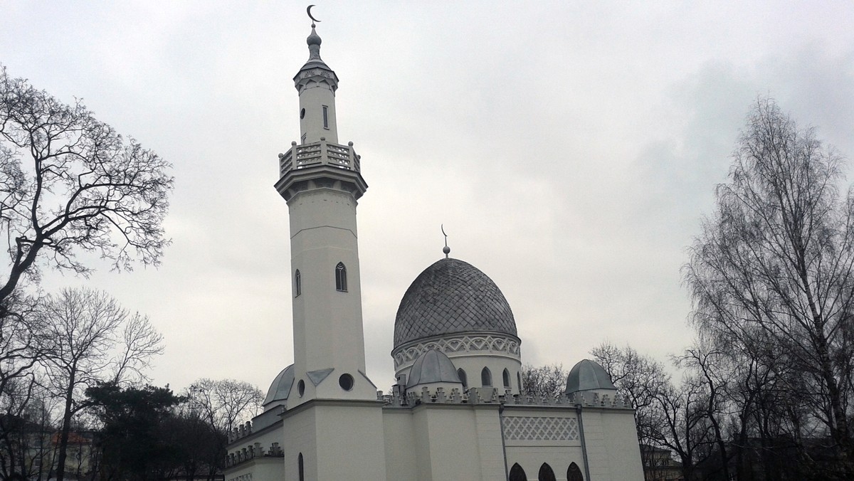 Album z fotografiami i opisami tradycji polskich Tatarów związanych z obrzędem pogrzebowym wydał Muzułmański Związek Religijny w RP. W publikacji znalazły się zdjęcia obrazujące przebieg ceremonii pogrzebowej oraz mizarów, czyli cmentarzy.