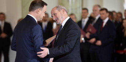 Dlaczego Duda zaatakował Macierewicza? Niektórzy w PiS się cieszą