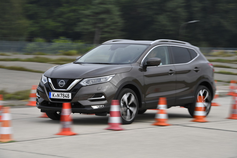 Mitsubishi ASX, Nissan Qashqai, Peugeot 3008 nieduże