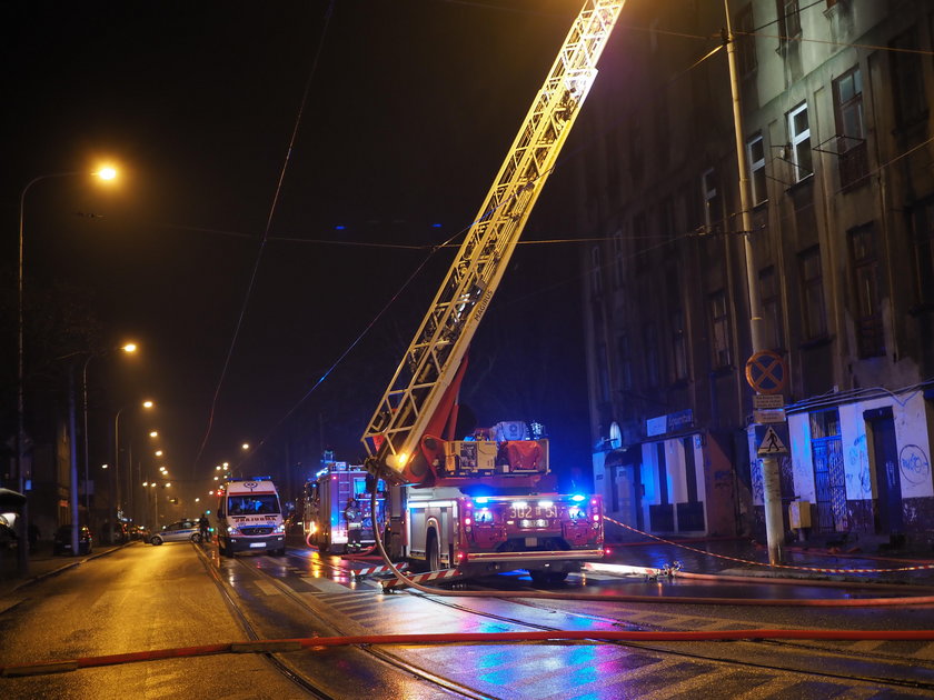 Pożar w kamienicy w Łodzi. Nie żyje jedna osoba