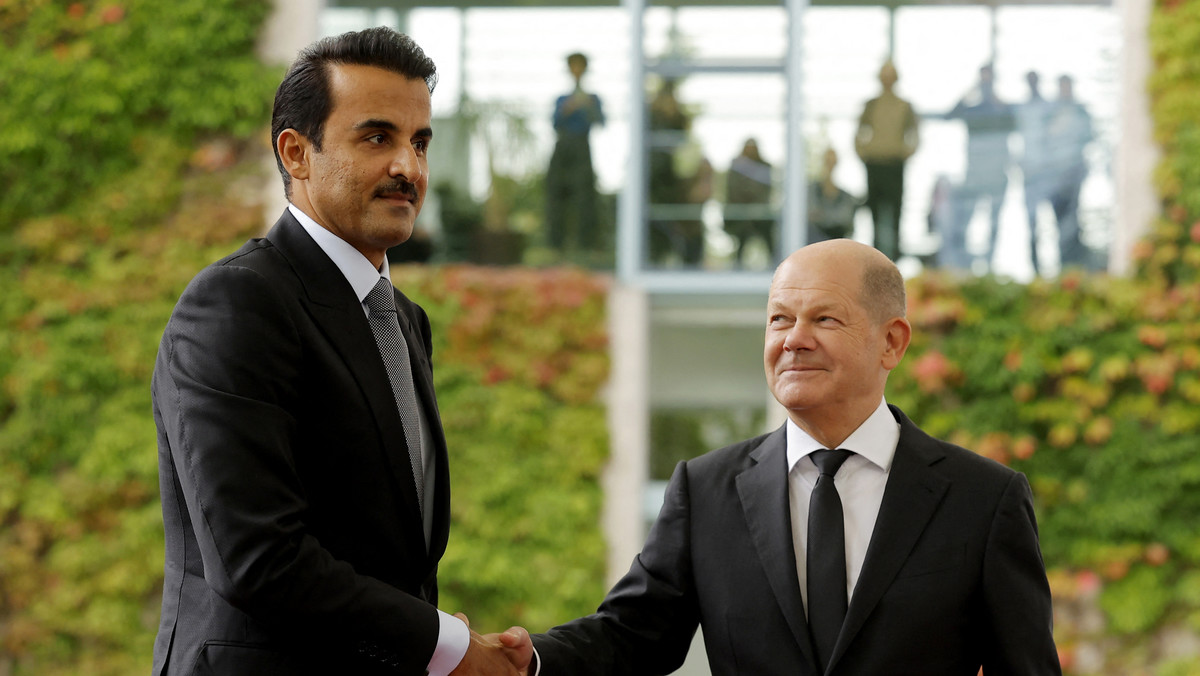 (Nie)słuszna krytyka spotkania Kanclerza Scholza z emirem Kataru