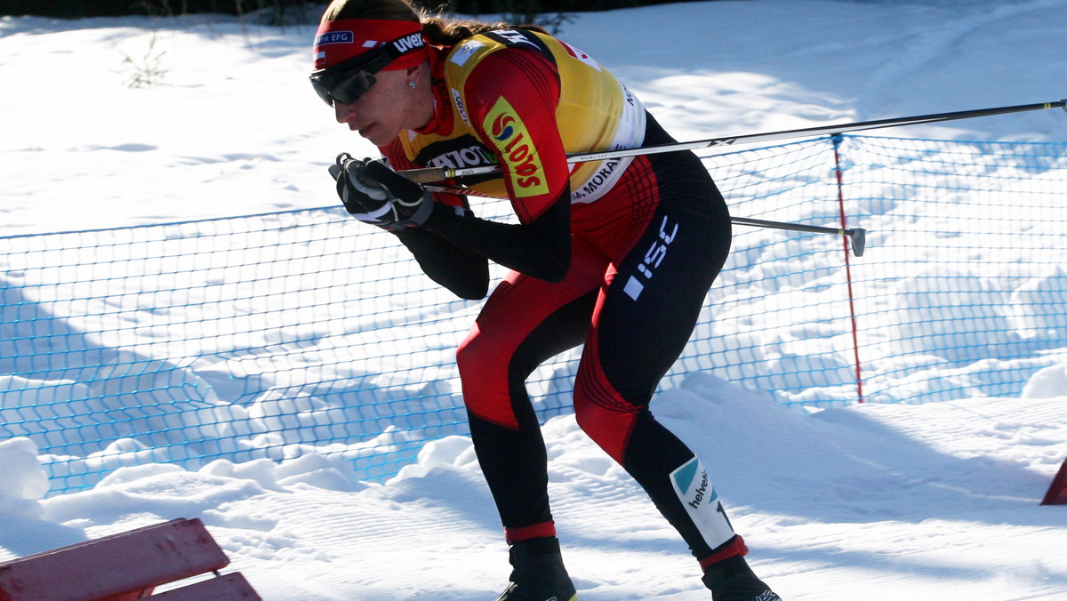 Justyna Kowalczyk zajęła drugie miejsce podczas zawodów Pucharu Świata w czeskim Novym Meście na Morawach w biegu na 15 kilometrów techniką klasyczną ze startu wspólnego. Polka, która niemal przez cały dystans znajdowała się na prowadzeniu, przegrała na finiszu z Norweżką Marit Bjoergen. Nasza zawodniczka straciła pierwsze miejsce w klasyfikacji generalnej Pucharu Świata.