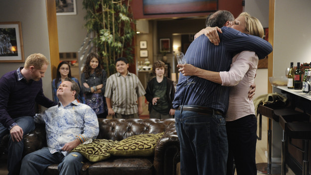 Modern Family - gay kiss