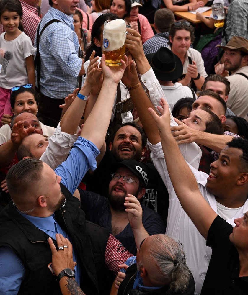 Niemcy Wypadek Na Kolejce Górskiej Podczas Oktoberfestu Są Ranni 6145