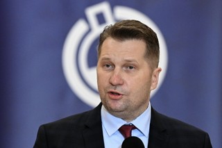 Czarnek: Szansa na szybszy powrót uczniów do szkół