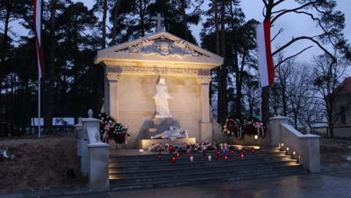 Pomnik powstańców wielkopolskich, zniszczony przez Niemców w 1940 roku, został odbudowany w Brzozie koło Bydgoszczy (woj. kujawsko-pomorskie). Rekonstrukcja była możliwa dzięki wsparciu funduszy unijnych.