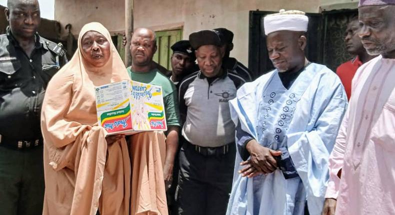 Distribution of food items to vulnerable people in Kaduna. [NAN]