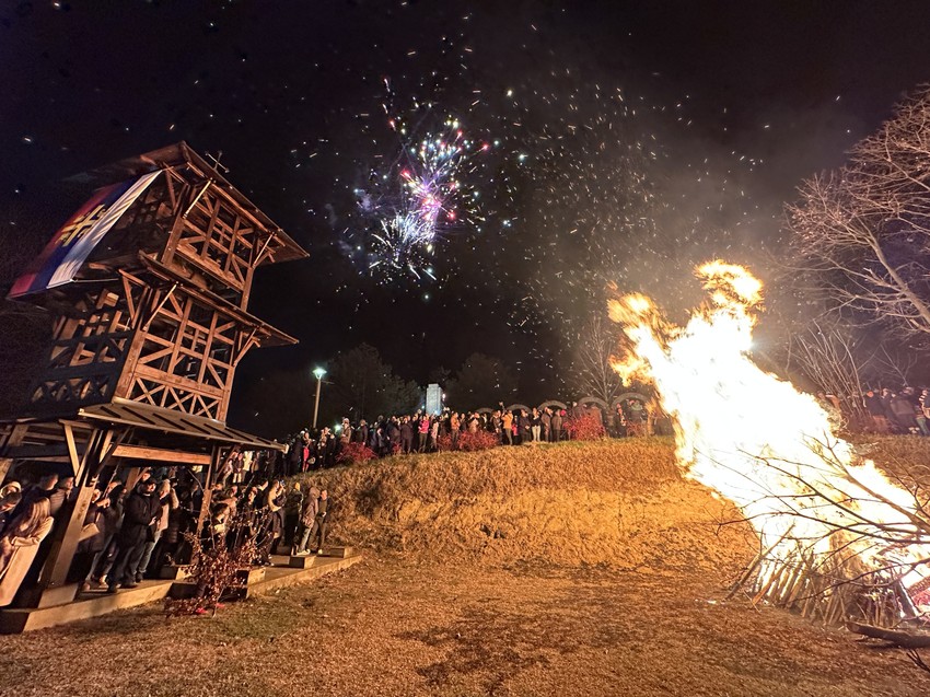 Na stotine vernika na ustaničkom Ljubiću