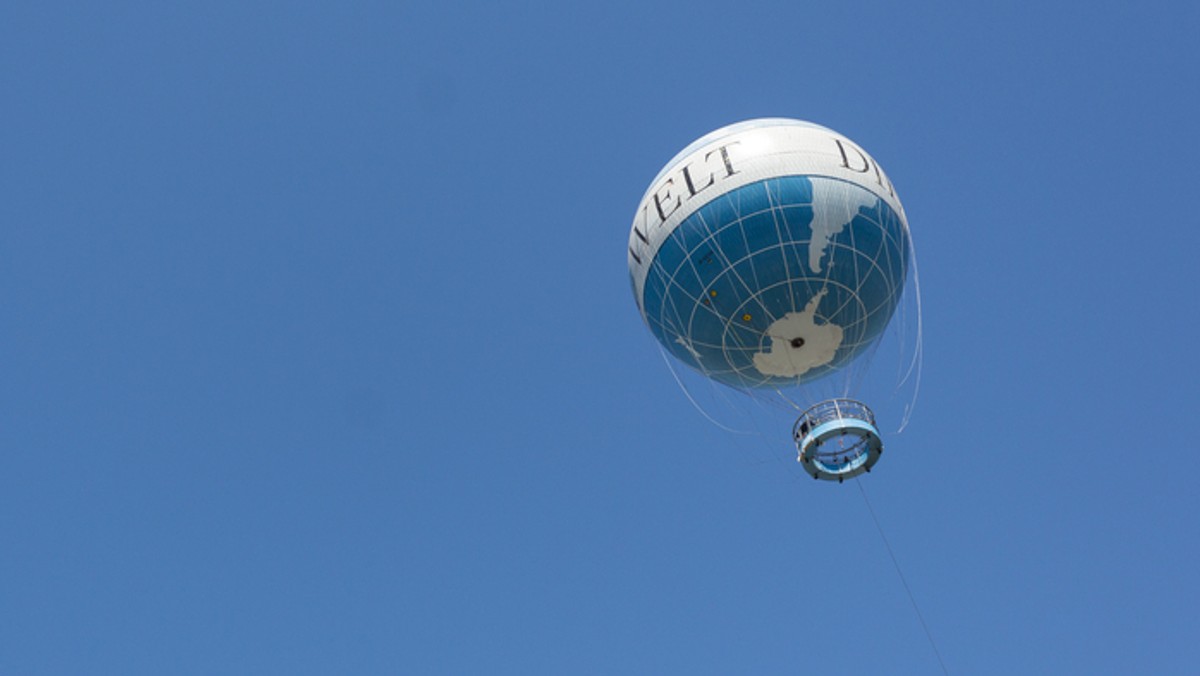 Wieczorne niebo nad Toruniem rozświetli dziś kilkanaście balonów na rozgrzane powietrze. O godzinie 21.30 wystartują na nocny pokaz z Placu Cyrkowego na Rubinkowie.