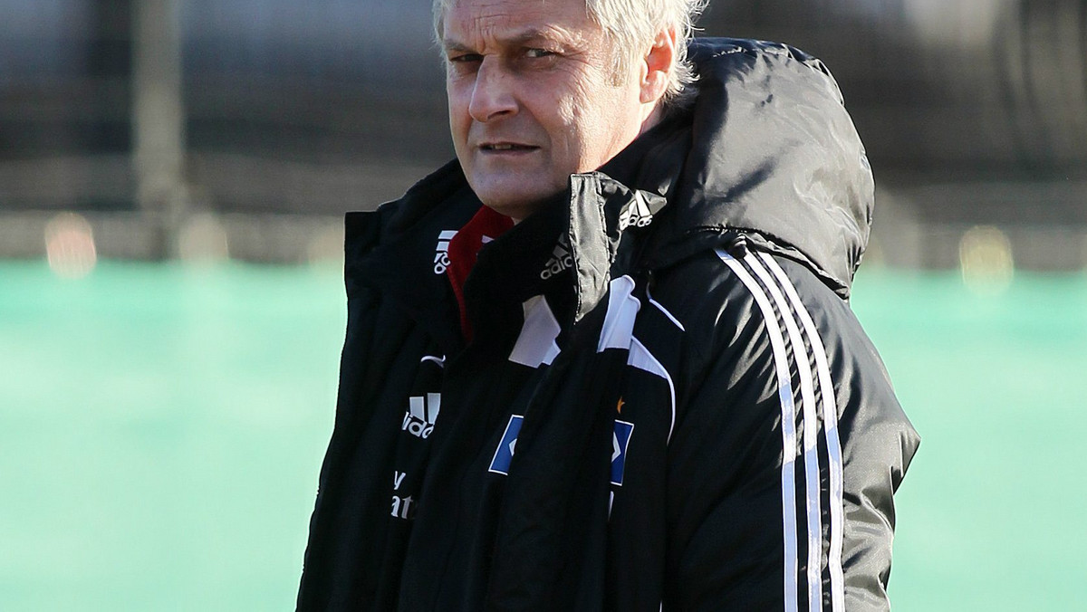 Tylko do końca sezonu Armin Veh będzie trenerem piłkarzy Hamburgera SV. Powodem wcześniejszego zerwania kontraktu były zmiany personalne we władzach klubu oraz niepewna przyszłość zespołu.