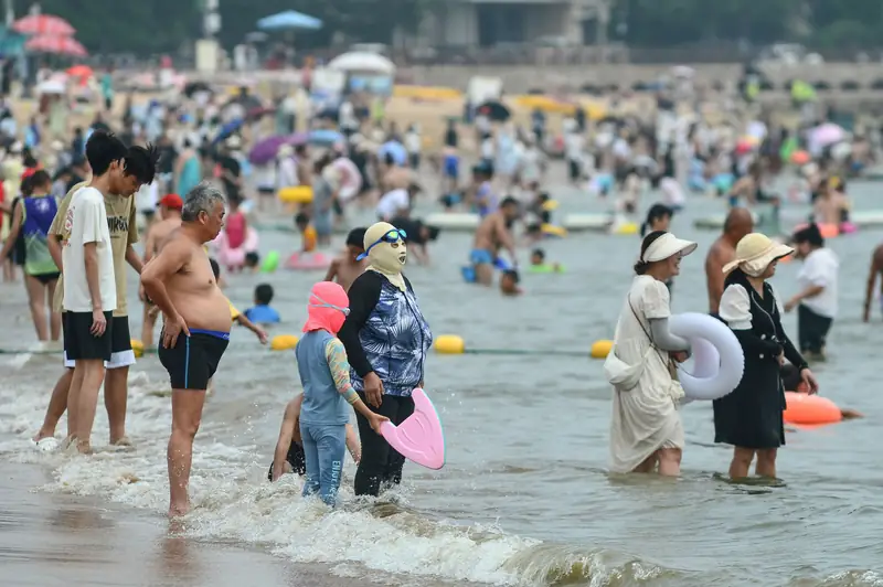 Facekini zakładają również dzieci