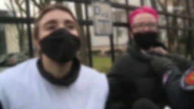 Protest przed siedzibą TK. "Zjechało się tu pełno radiowozów. Boją się nas"