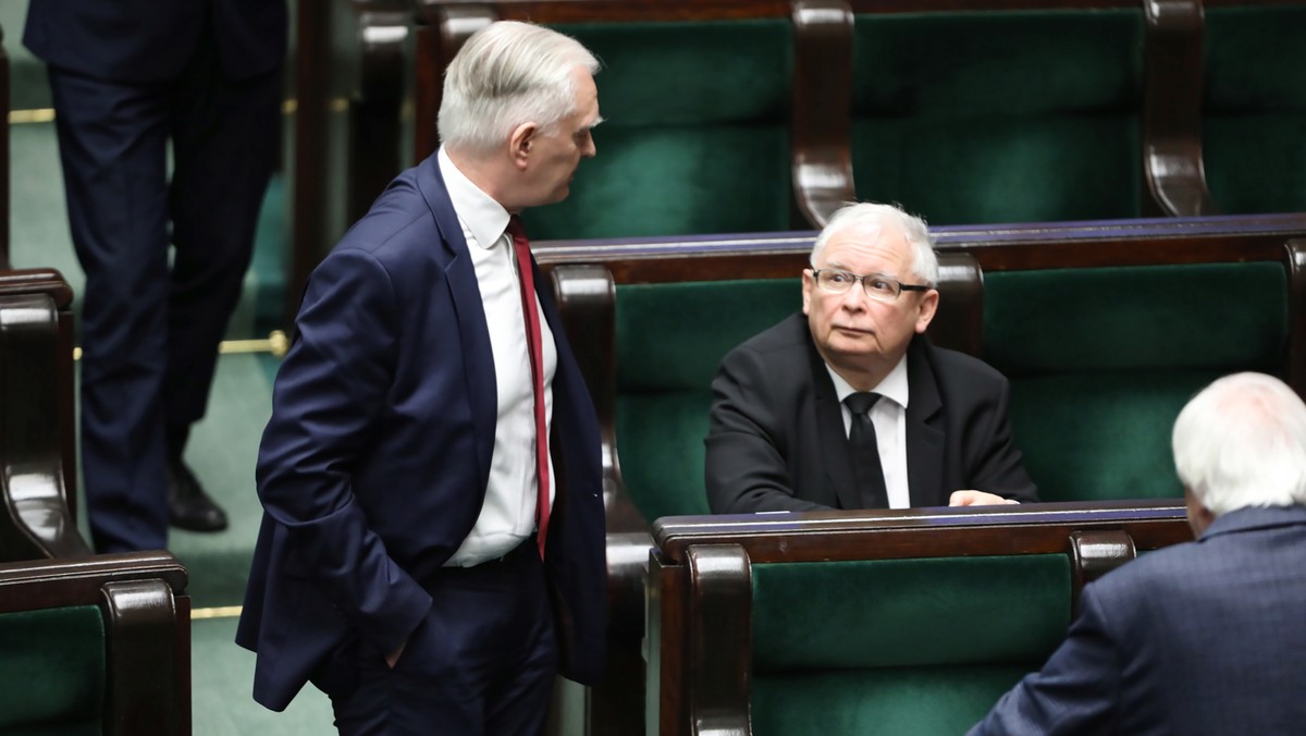 Warszawa, 06.04.2020. Prezes PiS Jarosław Kaczyński  oraz szef Porozumienia Jarosław Gowin w sejmie.  