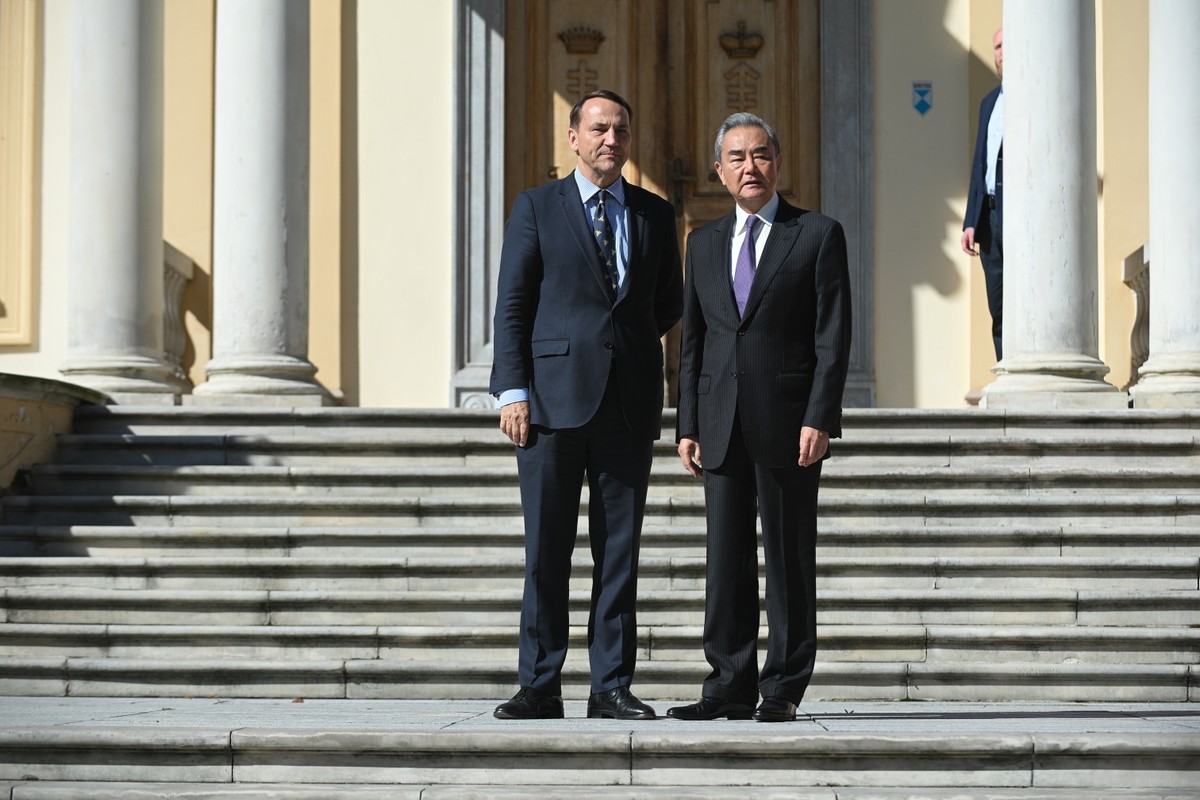 Radosław Sikorski, Wang Yi