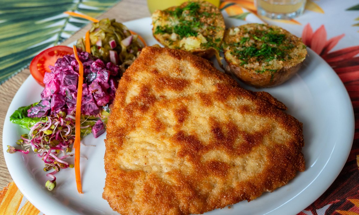 Sekret idealnego schabowego. Większość Polaków przez cały czas robi odwrotnie