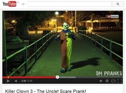 Klaun morderca atakuje ludzi. Zabawne czy okrutne? [WIDEO]