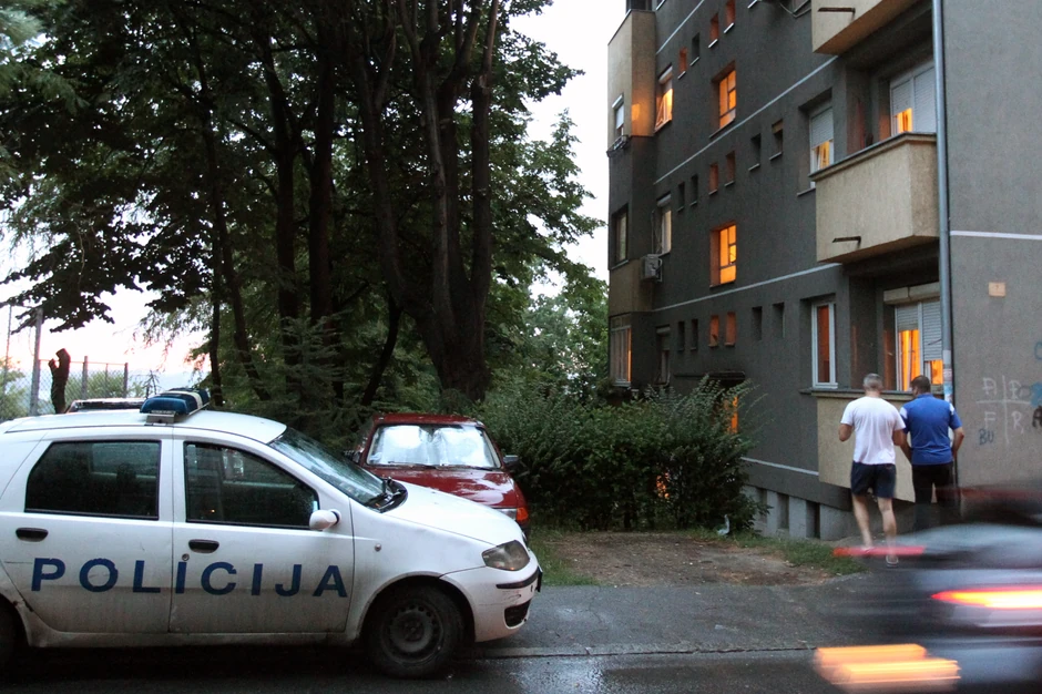 Policija je mogla samo da konstatuje smrt, a tela su odneta na indukciju