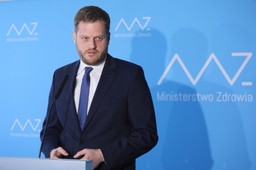 Cieszyński o walce z pandemią: Żadna szkoła nie będzie zamykana z automatu [WYWIAD]