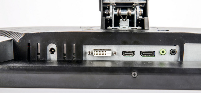 Tak samo jak pozostali kandydaci również Asus VG279Q nie ma huba USB. Za to ma wiele wejść sygnałowych: DVI, HDMI i DisplayPort 
