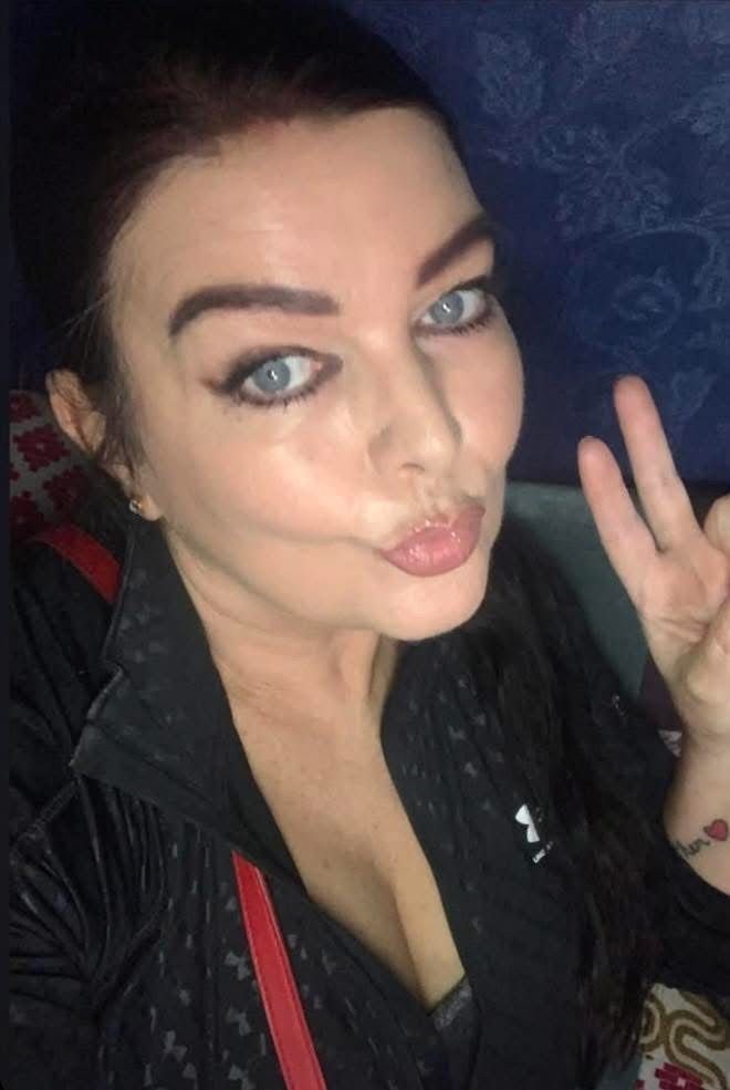 Natalie Hushin varuje pred rakovinou hrubého čreva, ktorú si pôvodne pomýlila s príznakmi menopauzy.