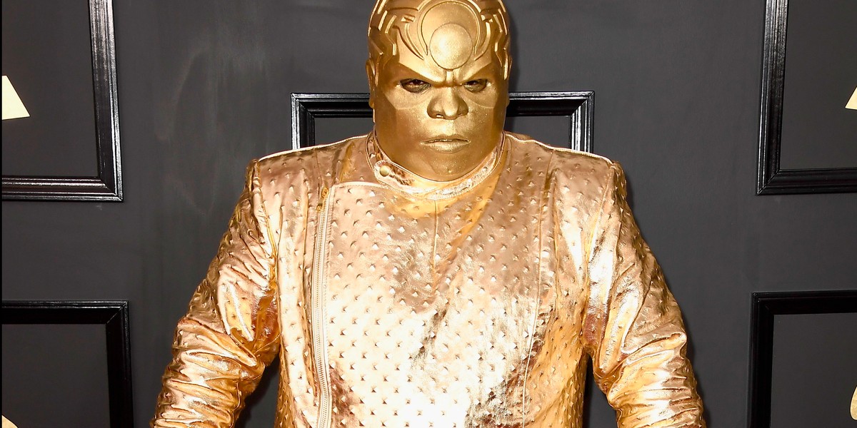 If CeeLo Green decided he didn't want anyone to see the red carpet photos of him dressed all in gold, he could just buy up the photo rights.