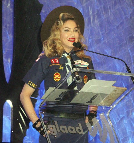 Madonna jako skautka na gali GLAAD Media Awards 2013