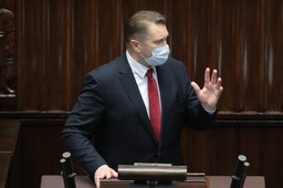 Czarnek: 244 mln zł na realizację czterech programów wsparcia uczniów