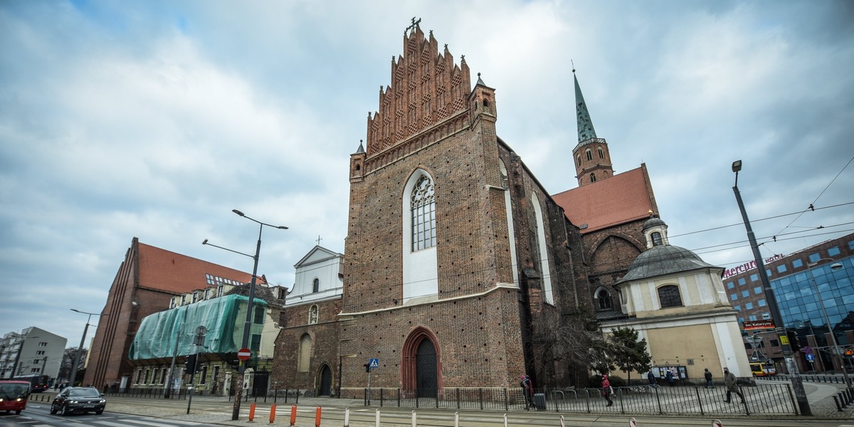 Kościół św. Wojciecha przy pl. Dominikańskim we Wrocławiu to jedna z najbardziej lubianych parafii w mieście, która zdaje sobie sprawę ze spadku jej reputacji po ujawnionej aferze.