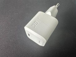 Polska ładowarka zawstydza akcesoria Apple. Oto nowy produkt Green Cell [RECENZJA]