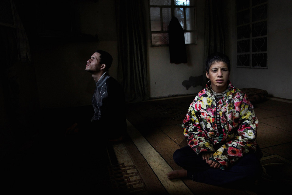 Wyróżnienie w kategorii Ludzie - "Children in the darkness" (pol. Dzieci w mroku) - Abdullah Alghajar / National Geographic Photo Contest 2014