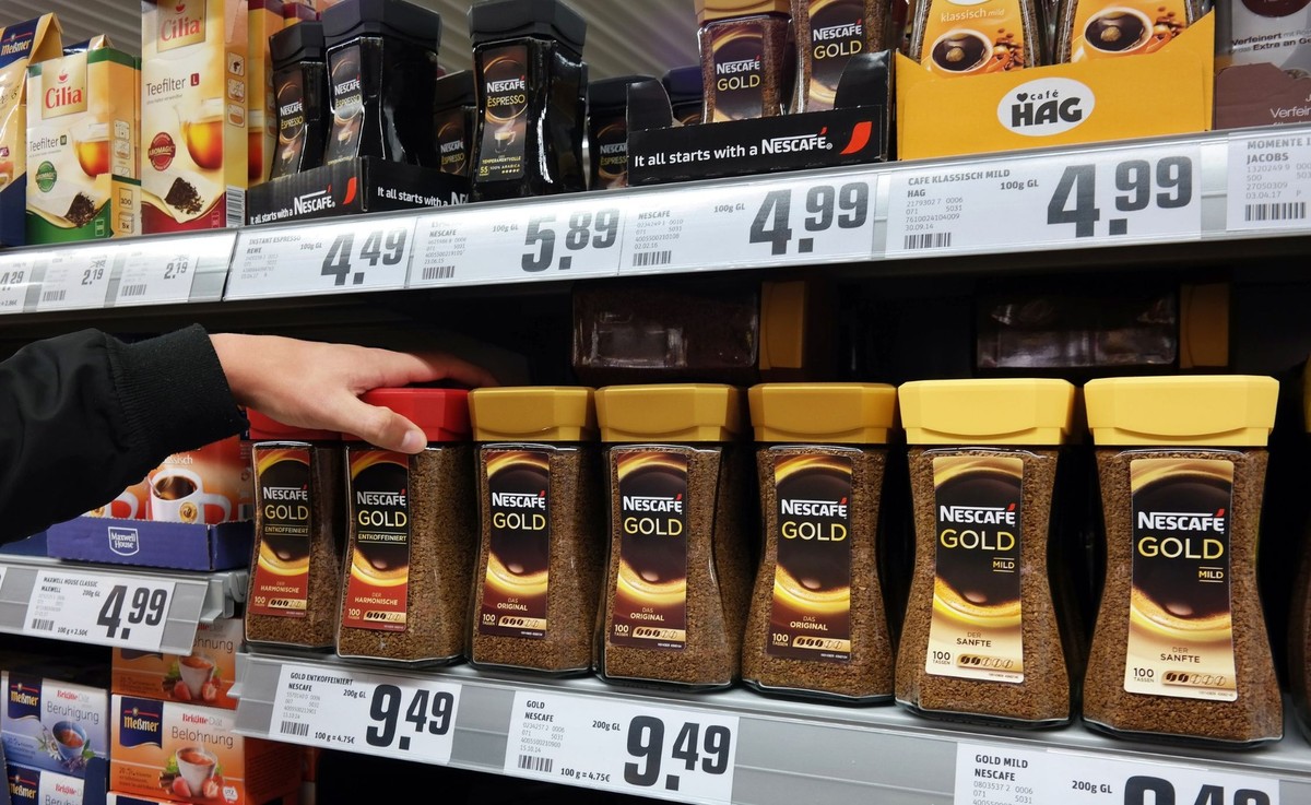 W grudniu 2022 r. ceny w sklepach zdrożały o 25 procent