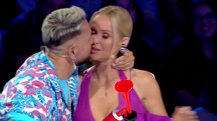 Majka kamerák előtt csókolta meg majdnem Köllő Babettet / Fotó: TV2