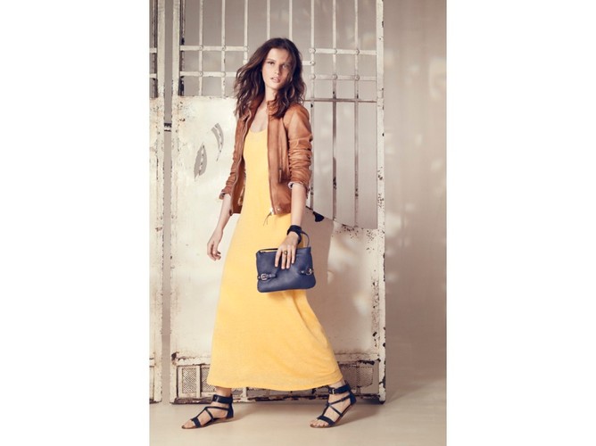 Bądź piękna w czerwcu - letnia elegancja od Massimo Dutti.